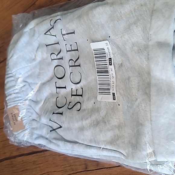 PINK Victoria's Secret Gray Athletic Sweat Shorts - Picture 2 of 4